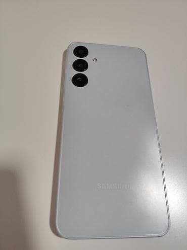 hagi vagi 1: Samsung Galaxy A34 5G – srebna boja Glavne karakteristike: - Ekran — 3