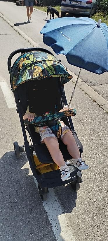 nike duksevi zenski: Kofer kolica za 0+, poseduje zimsku navlaku, kisobran koji se lako — 1