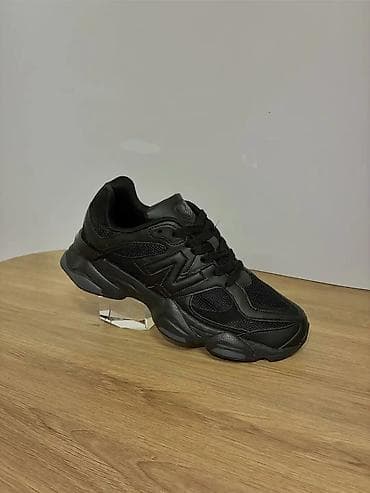 off white muske patike: New Balance patike – mod. inspirisan “dad” estetikom sa masivnim đonom — 4