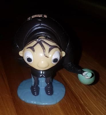 meda igracka: Carl Karcher enterprices.
igracka. mrda glavu. iz nekog filma — 4