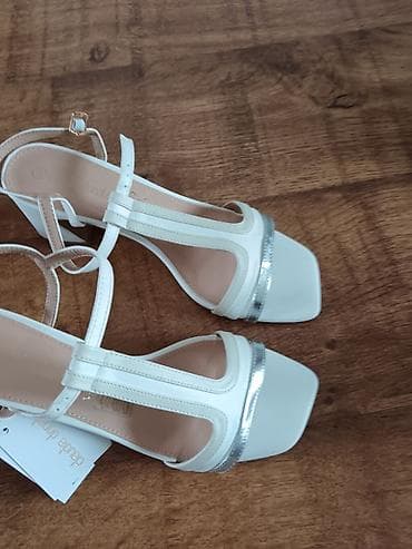 kožna anatomska obuća: Elegantne sandale na štiklu – bele sa srebrnim detaljem - Brend — 1