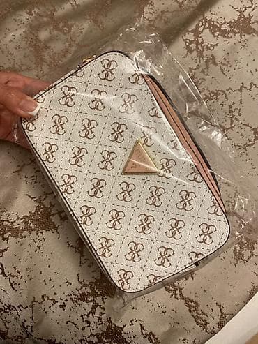 Guess torba nova oredobra razni modeli 3000 din