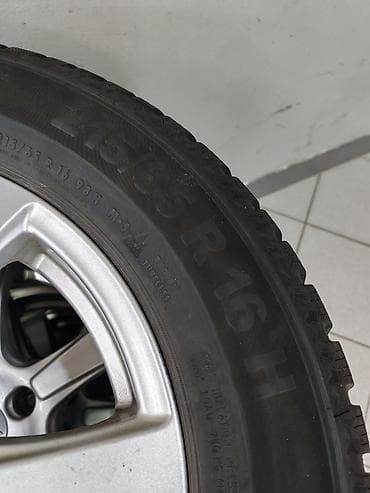pezo 205 delovi: 5x114, 3 16ice sa gumama top stanje dot 2024 - Dimenzije guma: 215/65 — 2