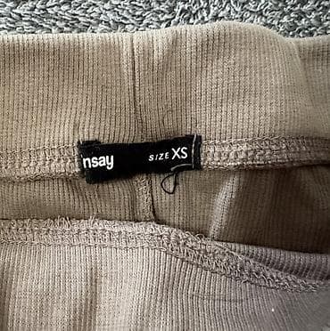 bermude 100: На продају половна гардероба ношена једном или ни једном све ствари су — 4