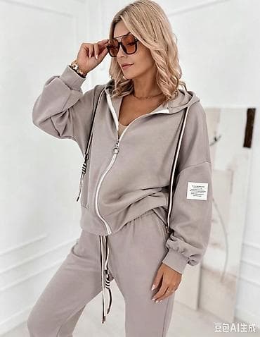 roze tn: Ženski komplet trenerke sa kapuljačom – 2 dela

-3400din
SM L XL — 9