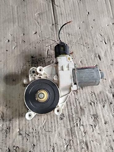 MOTORIC PODIZACA P.DESNI ZA BMW 320D OD 1998. DO 2006. GOD. |
