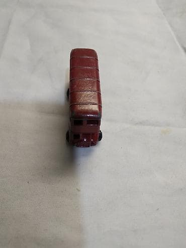 5 centi u dinarima: Autobus London Dabldeker,metalni 4,5 cm.China,izgreban — 2