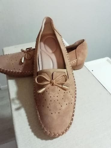 Nove preudobne krem mokasine 39 broj. Unutrašnje gazište 25 cm na lalafo.rs Nove preudobne krem mokasine 39 broj. Unutrašnje gazište 25 cm