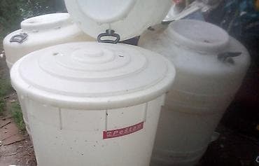 cetvrtasti kalup za torte: Bure, burad vise komada Burici korisceni za zimnicu, vino i slicno — 1