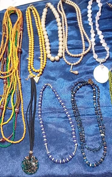 torbice nike: Ručno rađene ogrlice – razni modeli - Set od zlatno‑braon perli — 9