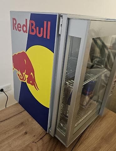 polovni mini frizideri: Kompresorski frizider RED BULL 220V II Ispravan kompresorski frizider — 5