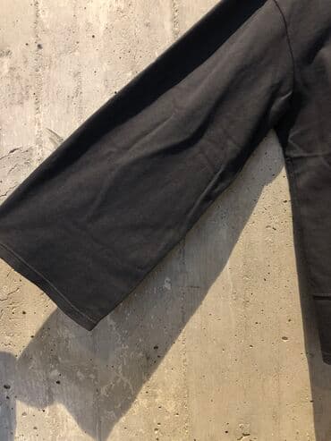 Sets: DVE Nove ZARA MAJICE Velicina 11 - 12 god Tamnije sive boje u odnosu — 4