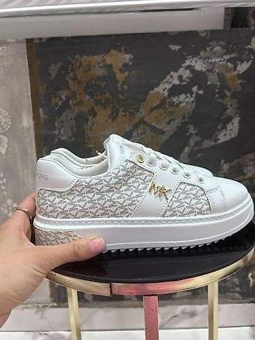 tom tailor torbice zenske: ⚜🌸🤍 𝐍𝐎𝐕𝐀 𝐊𝐎𝐋𝐄𝐊𝐂𝐈𝐉𝐀 🤍🌸⚜ 𝐁𝐫𝐨𝐣𝐞𝐯𝐢: 36 - 40 𝑪𝒆𝒏𝒂: torbice 3200 din — 4