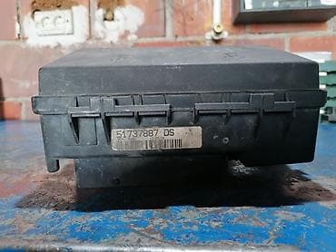 tepih za auto na metar: Kutija osigurača – Fiat Grande Punto Opis: - Spoljašnja/engine bay — 2