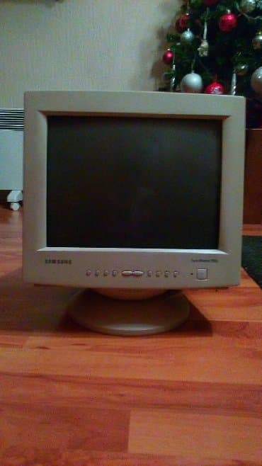 peci na drva kragujevac: SAMSUNG - SyncMaster 550s. 
CRT Monitor 15'', Požarevac — 1