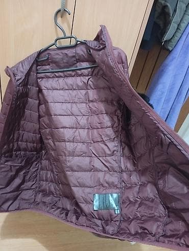 pull n bear jakne: Lagana puffer jakna sa kapuljačom - Model: kratka, prošivena jakna sa — 3