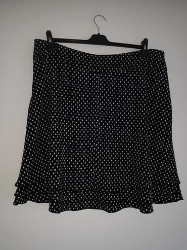 Suknja CANDA 46 cena 800 poliester ima postavu sirina pojasa 52 duzina — 1