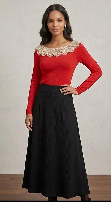 Komplet: Suknja i Bluza. Elegantna crna suknja A-kroja, dužine do — 1