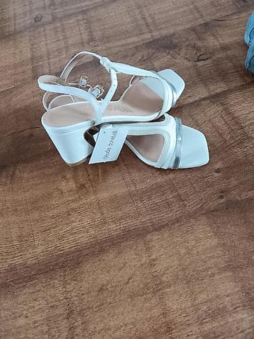 kožna anatomska obuća: Elegantne sandale na štiklu – bele sa srebrnim detaljem - Brend — 2