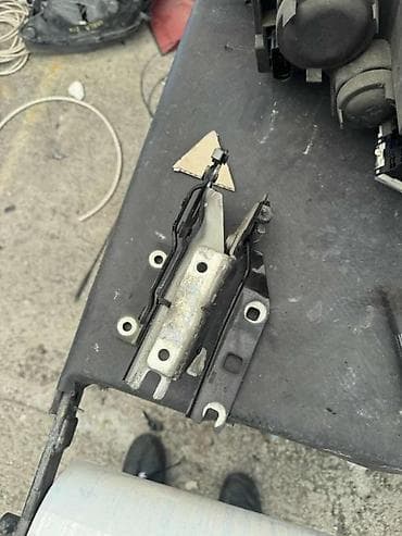 muzilice za krave: SARKE HAUBE VW GOLF 5 | Cena je za obe — 1