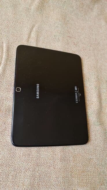 tablet: Tablet samsung 10 inca sve radi top stanje — 1