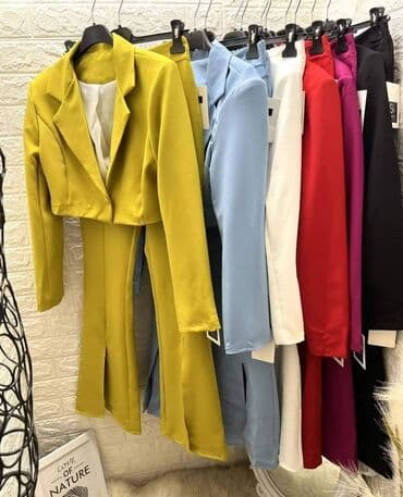 kompleti sa perjem: Komplet sa postavom: 3400 dinara — 1