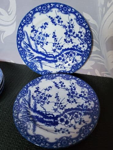 porcelanske solje za caj: Japanski porcelanski tanjiri,rucno oslikani 1950g+. Japanski desertni — 5