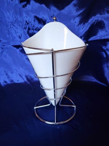 porcelanske solje za caj: Porcelanska nova posuda za pomfrit,sladoled itd. sa stalkom — 1