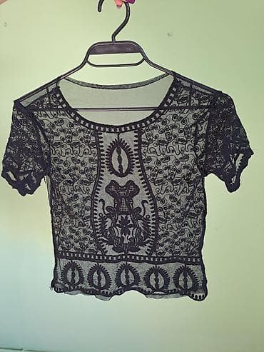 Crna mrežasta majica/krop top sa vezom - Materijal: prozirna mrežica na lalafo.rs Crna mrežasta majica/krop top sa vezom - Materijal: prozirna mrežica
