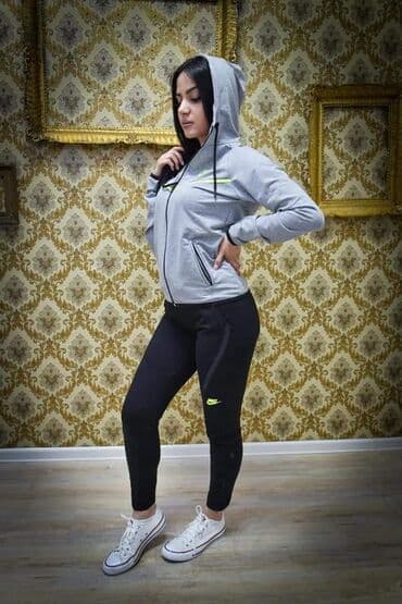 Zenske komplet trenerke samo 3500 din
Velicine S, M, L, XL