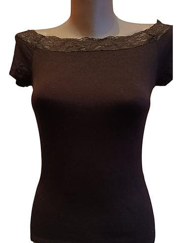 majica sa čipkom: Only crna ženska majica sa čipkom, S veličina - Elegantna majica — 1