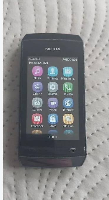 sokovnik i blender 2 u 1: Nokia touch telefon sa dve SIM kartice - Ekran osetljiv na dodir — 10