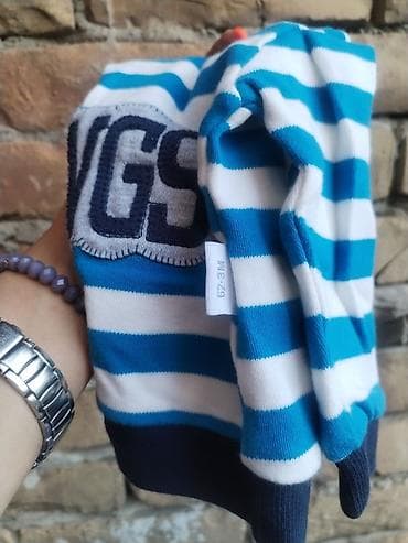 cotton kaputi: Bebi dukserica sa dugim rukavima, prugasta plavo-bela. Napred vezeni — 4