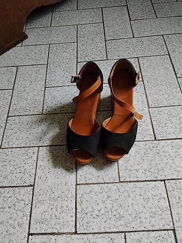 sandale 36: Ženske sandale na platformu/espadrile. - Boja: crna prednja površina — 1