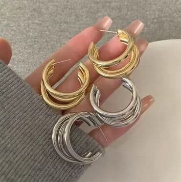 nakit swarovski: ✨Mindjuse 
💫Par 1600 din
💫2 para 1900 din — 17