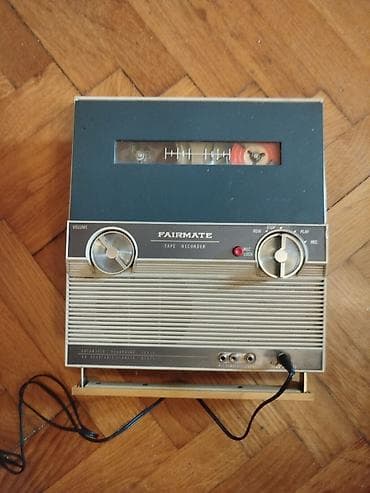 doxa stari satovi: Stari retro mali magnetofon Pustio sami culo se sa trake ali kad sam — 2