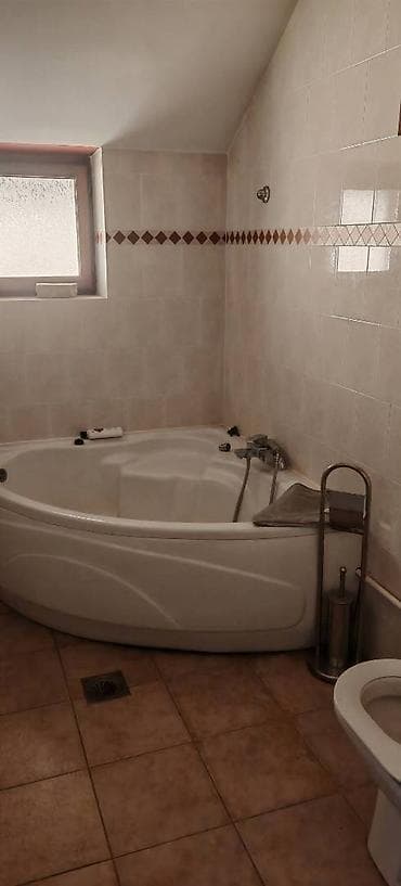 kuca kragujevac: 270 kv. m, 6 soba — 6