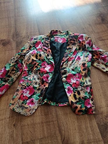 Muška odeća: Ženska sako-jakna – 2 komada (različiti modeli) 1) Šareni sako sa — 1