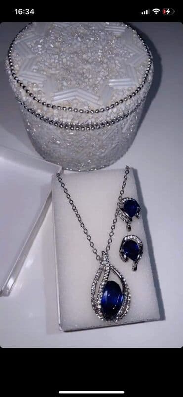 srebrni komplet nakita: Kompleti nakita
Cena 1500din — 14