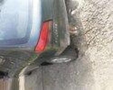 GLAVA MOTORA ZA PEUGEOT 306 OD 1996. DO 2002. GOD. | glava motora na lalafo.rs GLAVA MOTORA ZA PEUGEOT 306 OD 1996. DO 2002. GOD. | glava motora
