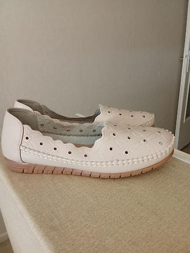 elegantne ženske cipele: Nove Kožne ženske mokasine 39,5 broj. Unutrašnje gazište 25, 3cm — 4