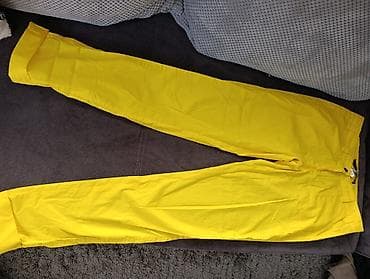 Žute pantalone - Boja: intenzivno žuta - Kroj: ravan nogavicama