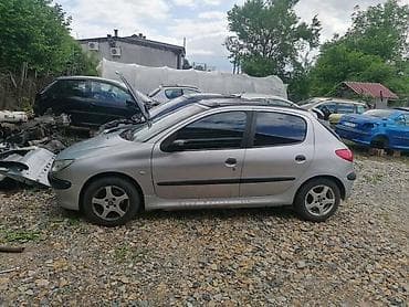 auto delovi cuprija: KOMPLET AUTO U DELOVIMA ZA PEUGEOT 206, 207 | Originalni polovni — 2