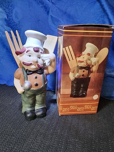 Kuvar nov,drzac za kuhinju italijanski iz 90,2000ih.godina. Original