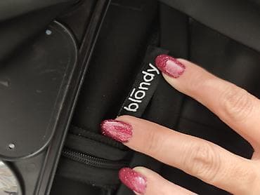 farmerke dsquared: Blondy crne elegantne pantalone širokih nogavica NOVO - Brend: Blondy — 4