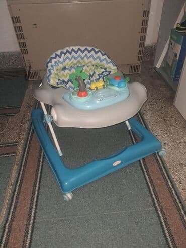 kozne jakne za decu: Cangaroo bebi hodalica sa plavim i sivim ramom, dizajnirana da pruži — 6