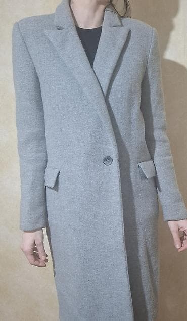 Sweatpants: Ženska garderoba – set 1) Sivi dugi kaput - Kroj: uski, ravna linija — 1