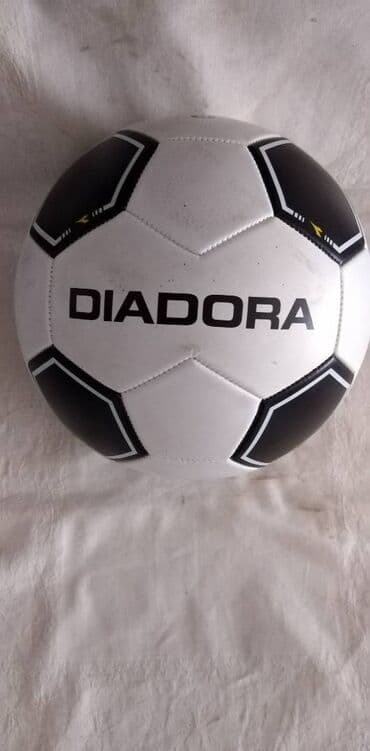 play time slicice fudbal: Lopta za fudbal Diadora br.5, 409 grama,kao nova — 1