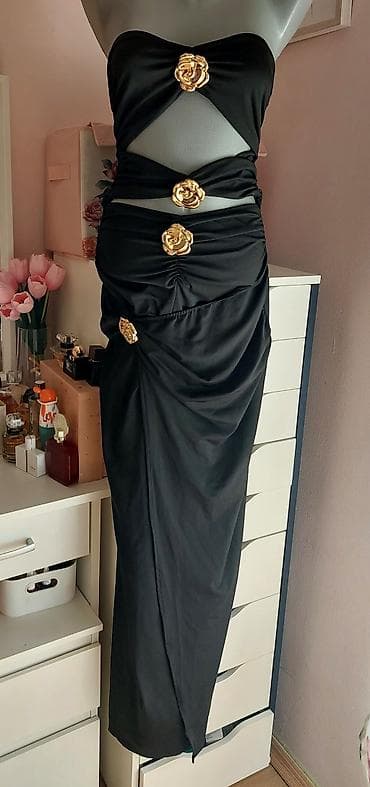 lujo torbice: Crna elegantna haljina s ukrasnim zlatnim ružama - Model: duga — 4