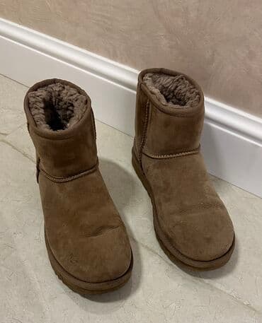 Ugg obuća: Ugg mini čizme, 39